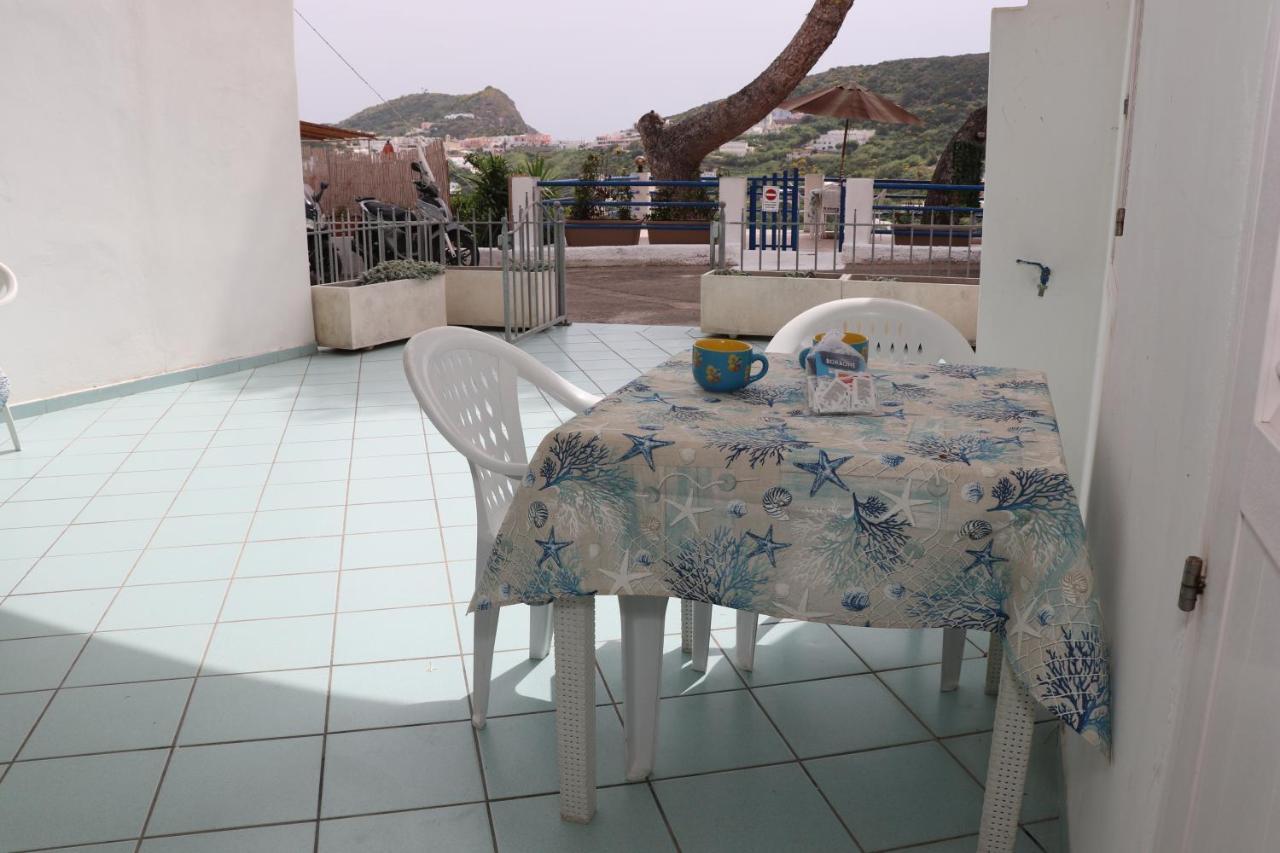 Апартаменты Ponzamania La Terrazza Di Cala Feola Экстерьер фото