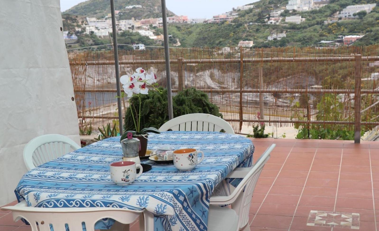Апартаменты Ponzamania La Terrazza Di Cala Feola Экстерьер фото